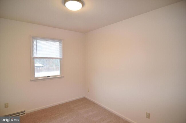 Building Photo - 22093 Spring Valley Dr