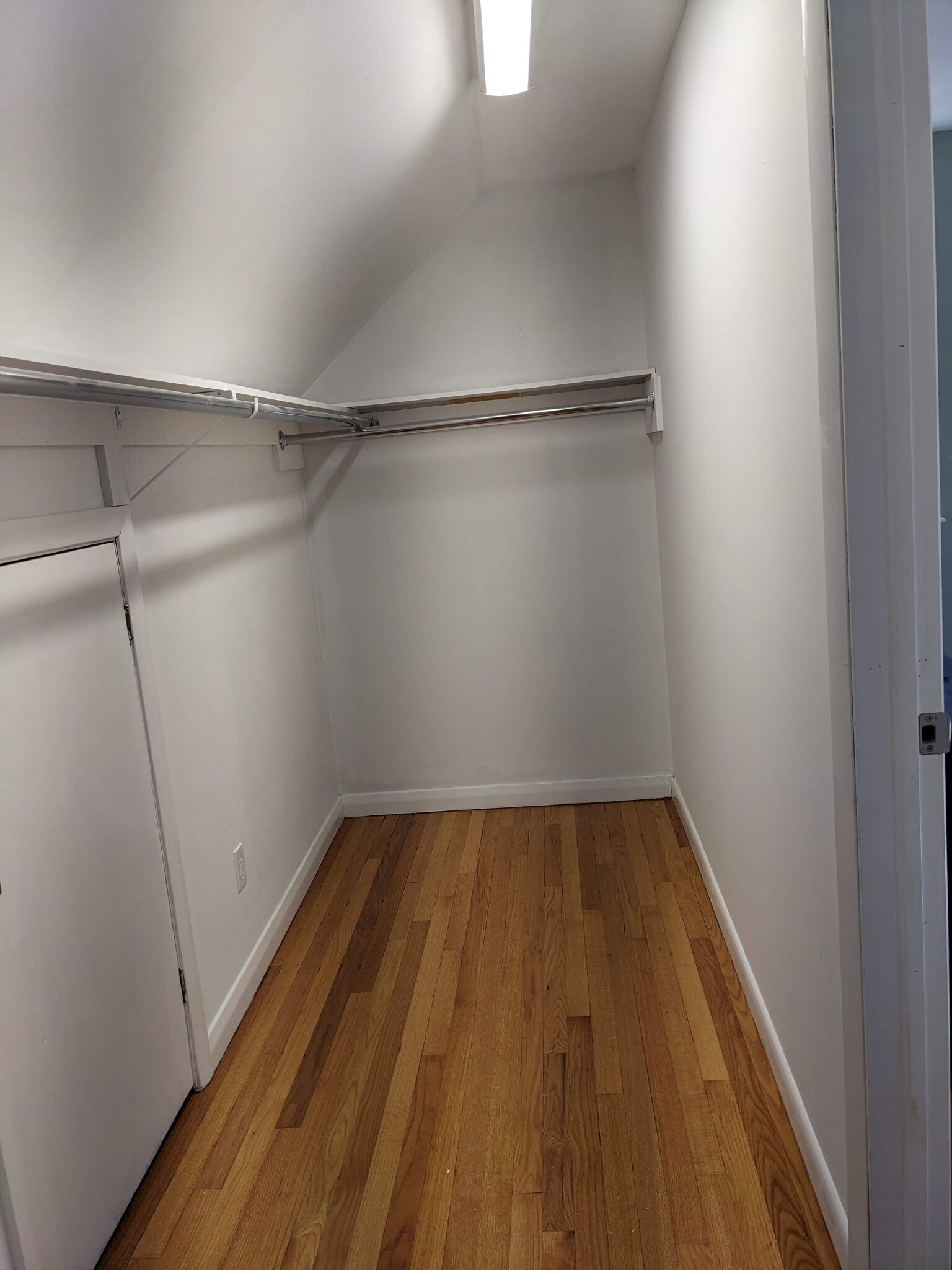 Building Photo - 107 3rd St