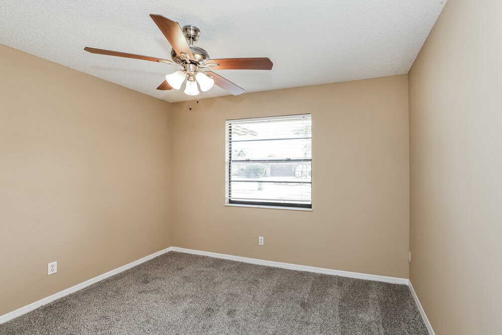 Building Photo - 167 NE Twylite Terrace