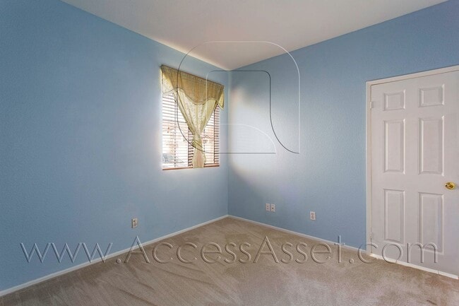 Building Photo - Single Story 3 Bedroom, 2 Bath Gem Home In Corona!