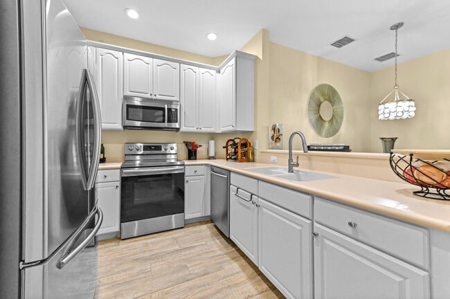 Building Photo - 3043 Grandiflora Dr