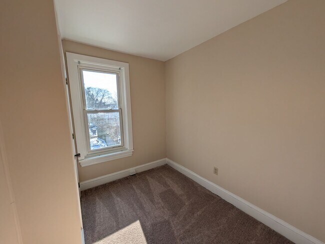 Building Photo - Beautiful Remodeled 3 Bedroom Home