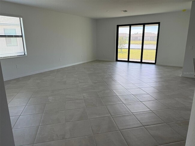 Building Photo - 1553 Saddlewood Cir