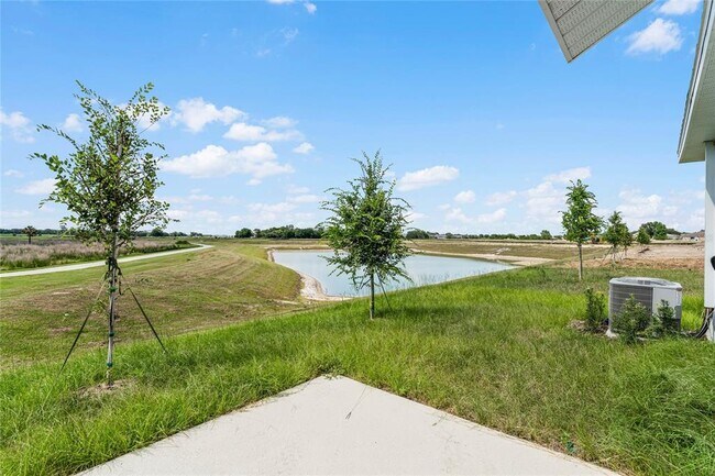 Building Photo - 541 Bell Prairie Cir