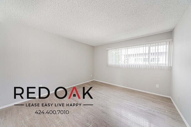 Building Photo - 4433 Colbath Ave