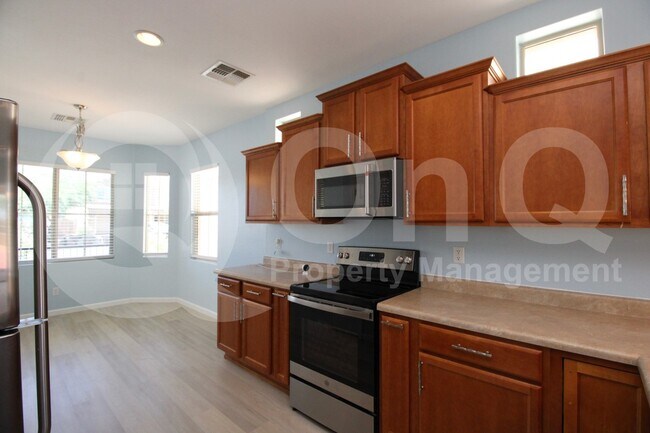 Building Photo - 38032 W Vera Cruz Dr