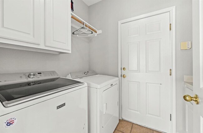 Building Photo - 3508 Refugio Ct