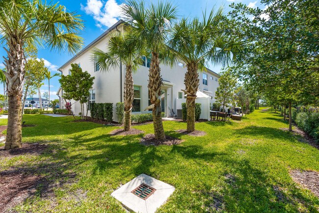 Building Photo - 6082 Carre Wy