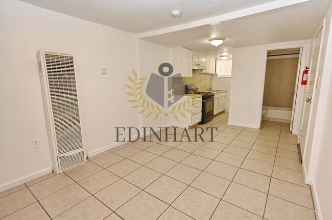 Building Photo - 3643 E Dwight Way