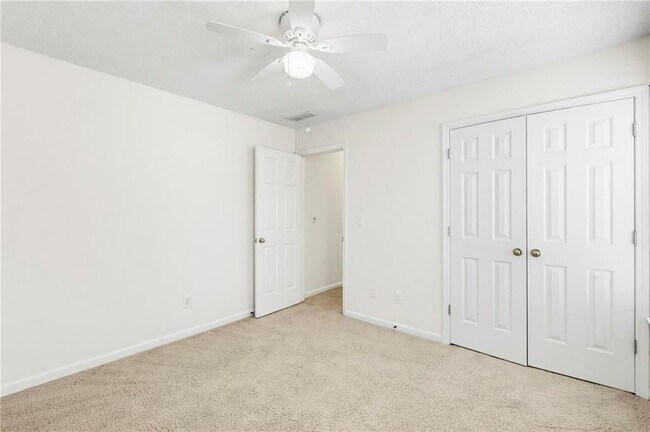Building Photo - 490 Chippenham Ct