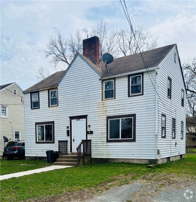 Building Photo - 455 Frank St