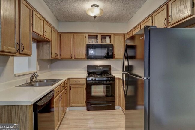 Building Photo - 601 Ridgefield Dr