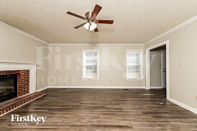 Building Photo - 215 Brooks Dr