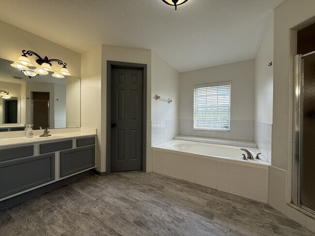 Building Photo - 4728 Innisbrook Ct N