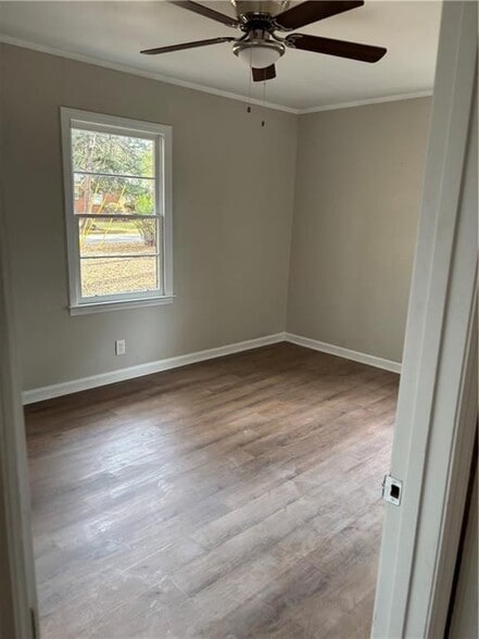 Building Photo - 119 Hickory St