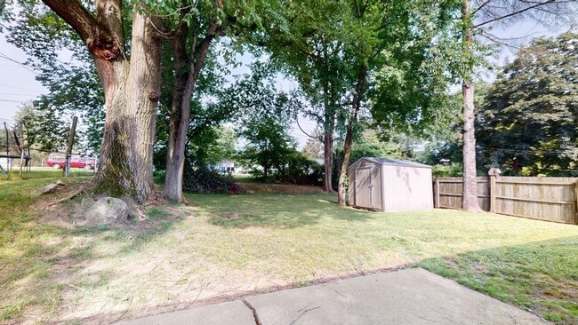 Building Photo - 3 Bedroom Ranch in Madison