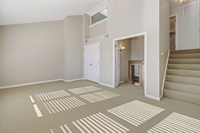 Building Photo - 3 Bed 3.5 Bath - Kentlands Townhouse - 2 C...