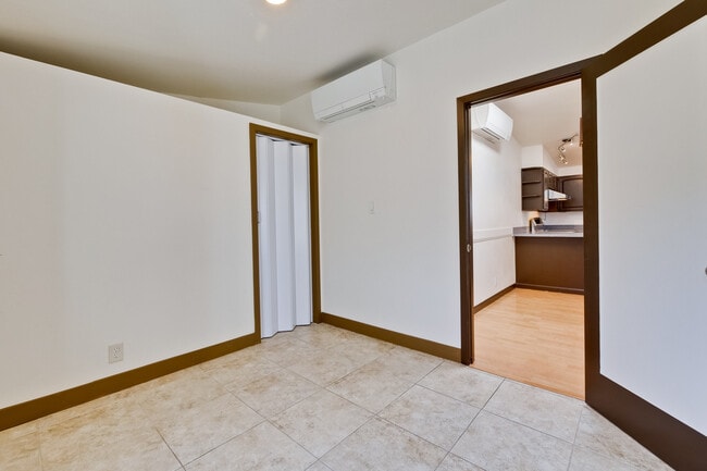 Building Photo - 2782 Sleepy Hollow Ave