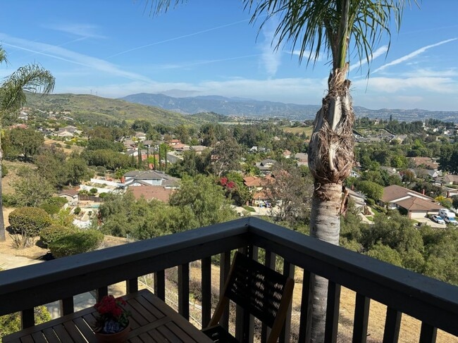 Building Photo - 3875 Ravenswood Dr