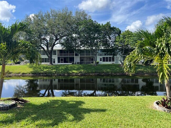 Building Photo - 158 Tilford S