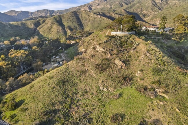 Building Photo - 23255 Mariposa De Oro St