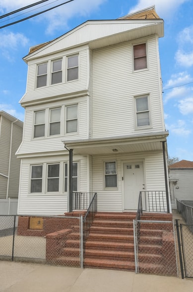 Primary Photo - 55 Schley St