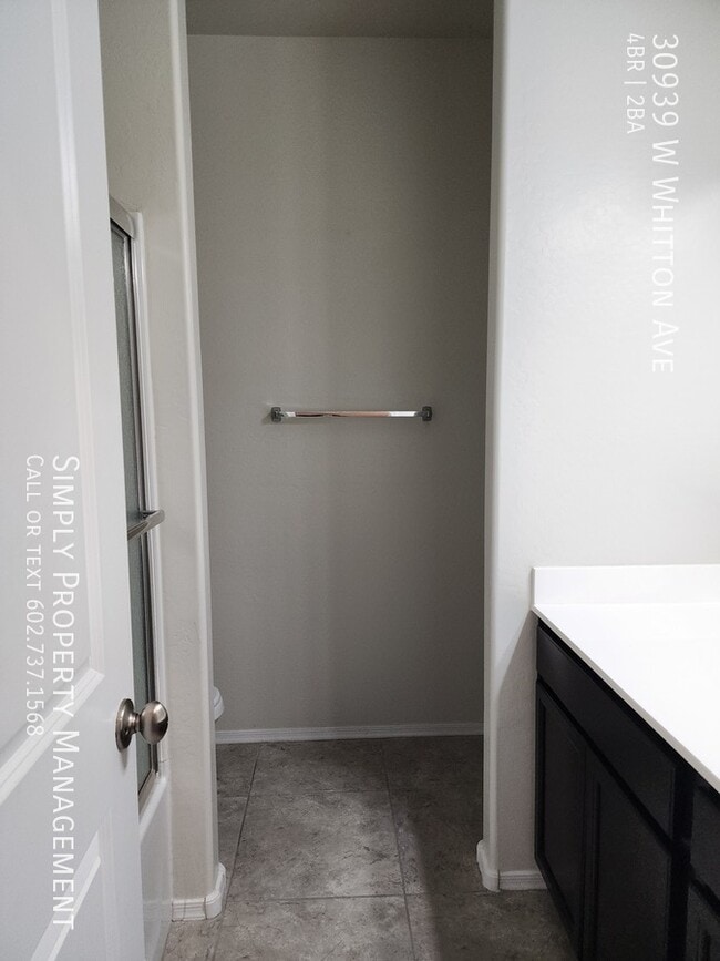 Building Photo - 30939 W Whitton Ave