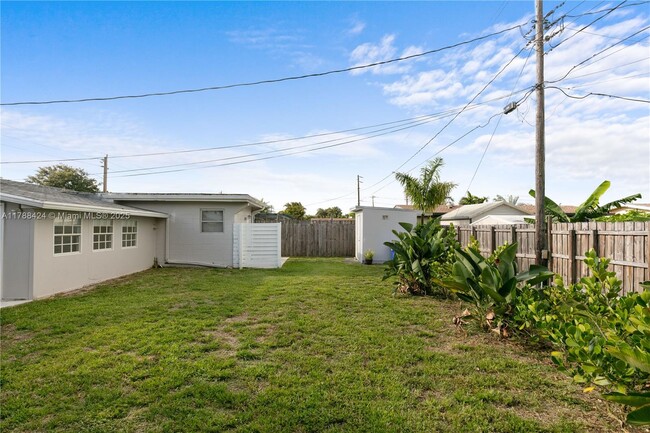 Building Photo - 1511 NW 85th Way