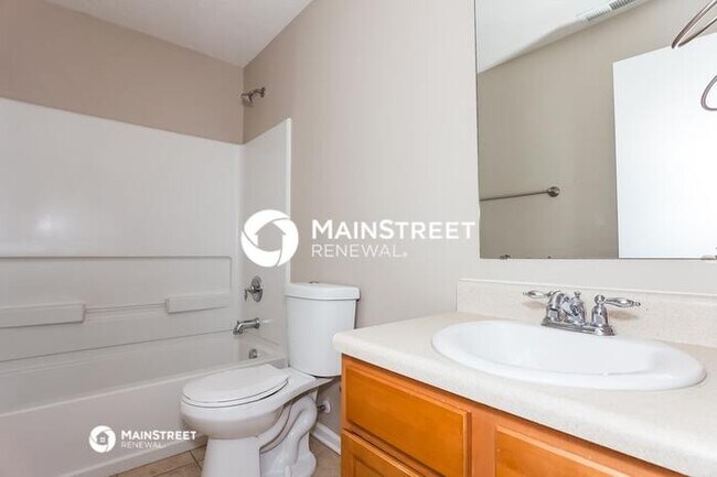 Building Photo - 4 Bedroom Pet-Friendly Home in Charlotte, NC with Main Street Renewal