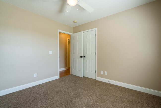 Building Photo - 633 Wilkinson Rd