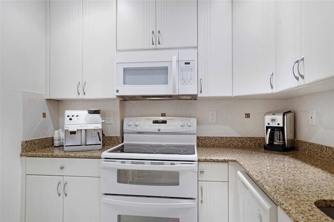 Building Photo - 4250 Galt Ocean Dr