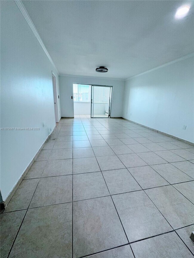Building Photo - 8110 Sunrise Lakes Blvd