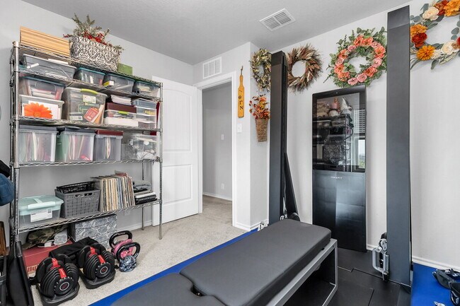 Building Photo - ASK ABOUT FREE APPLICATIONS THROUGH AUGUST!  "Spacious 6-Bedroom Retreat with 3.5 Baths and Over ...