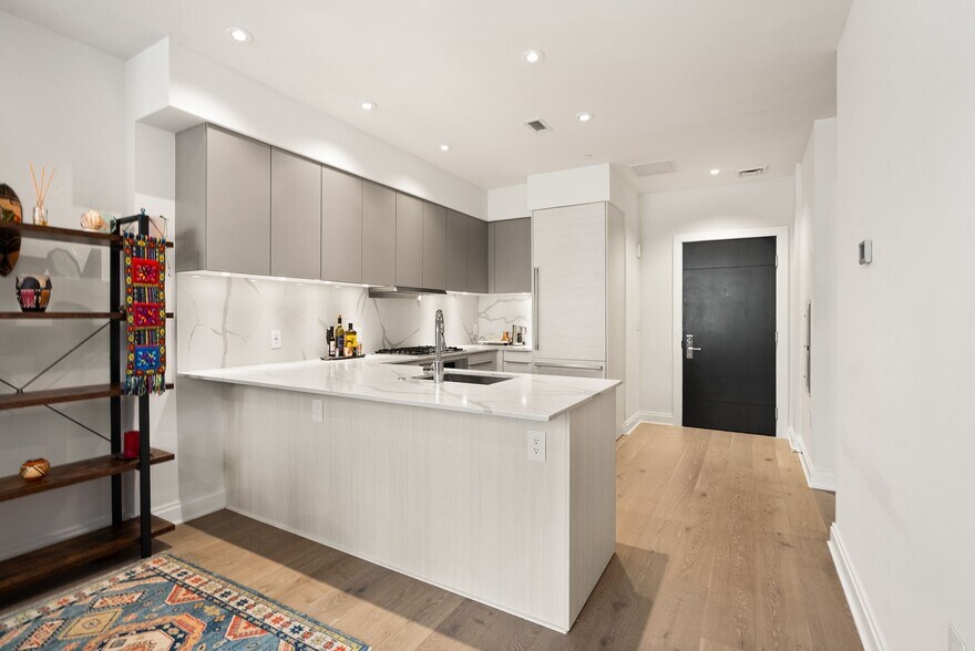 Building Photo - 1427 Rhode Island Ave NW