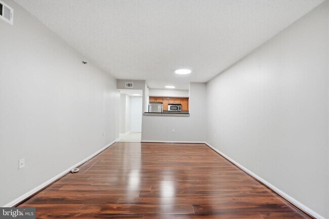 Building Photo - 1001 N Randolph St