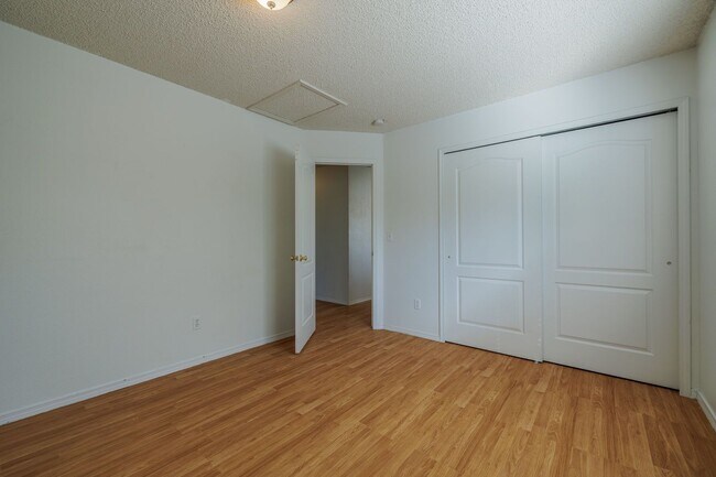 Building Photo - 5108 Hawk Springs Dr