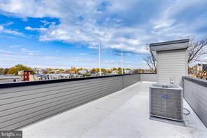 Building Photo - 511 W York St