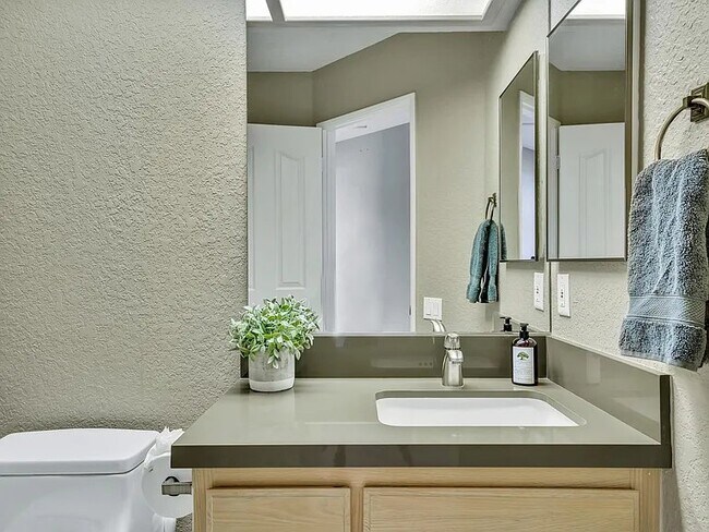 Building Photo - 50945 Calle Paloma