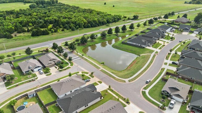 Building Photo - 16316 Drywater Dr