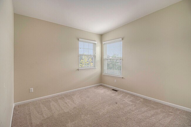 Building Photo - 1304 N Bay Dr