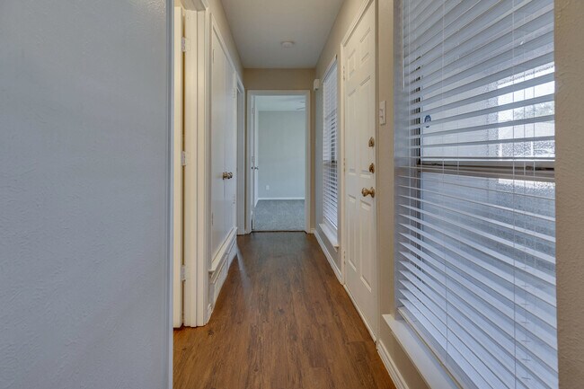 hallway to 2 bedrooms and double vanity bath - 1233 Cordell St