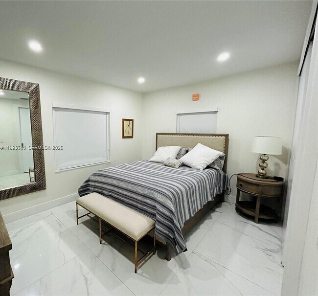 Building Photo - 4618 SW 2nd St