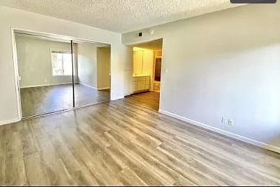 Building Photo - 985 S Idaho St