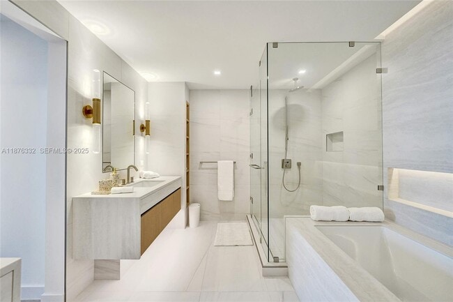 Building Photo - 900 N Ocean Blvd