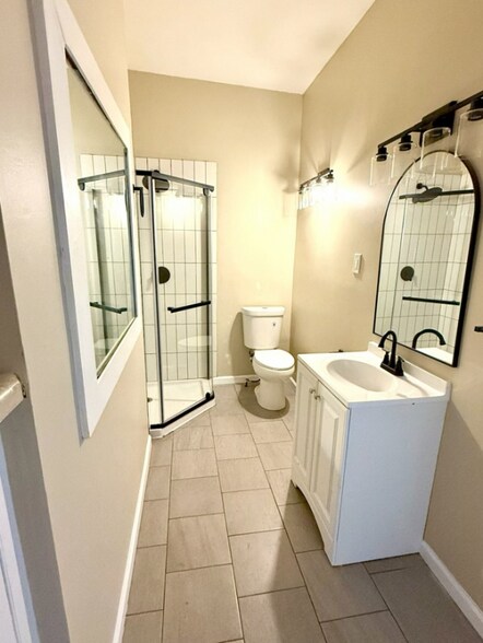 Building Photo - 751 Chislett St