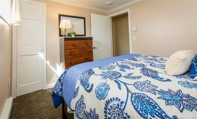 Building Photo - 31 Cinnamon Spring