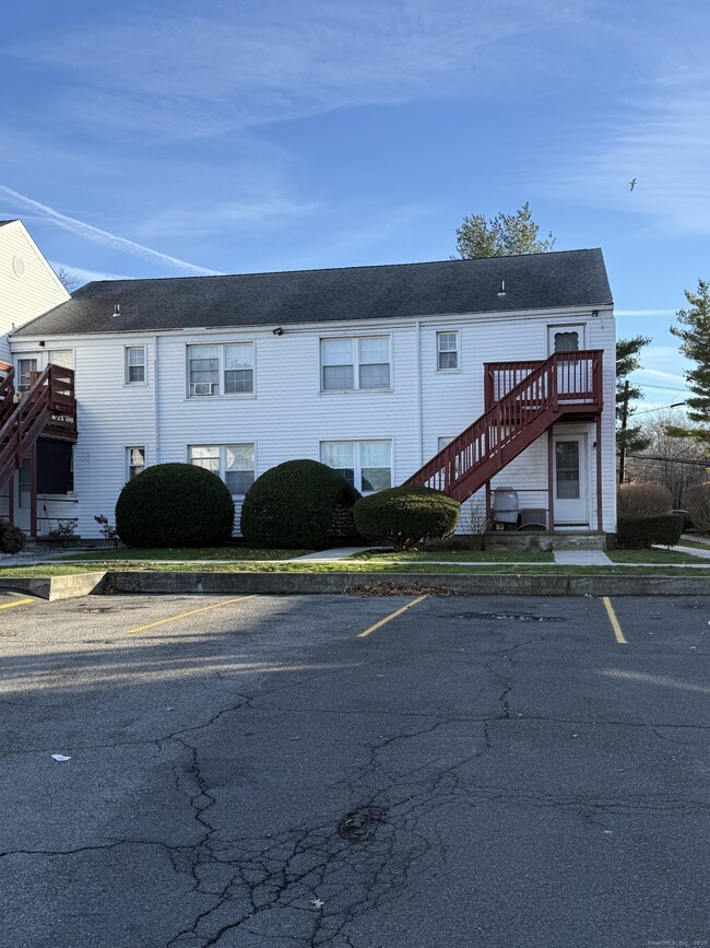 Building Photo - 1084 E Main St