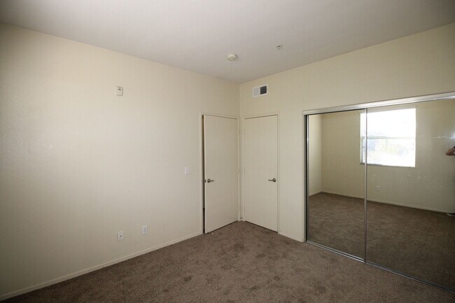 Building Photo - 1338 Nicolette Ave