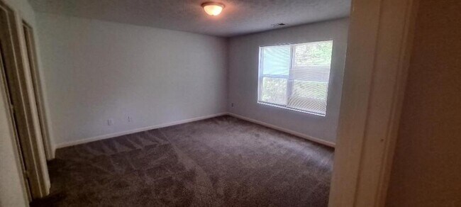 Building Photo - 4204 Fairington Ridge Cir