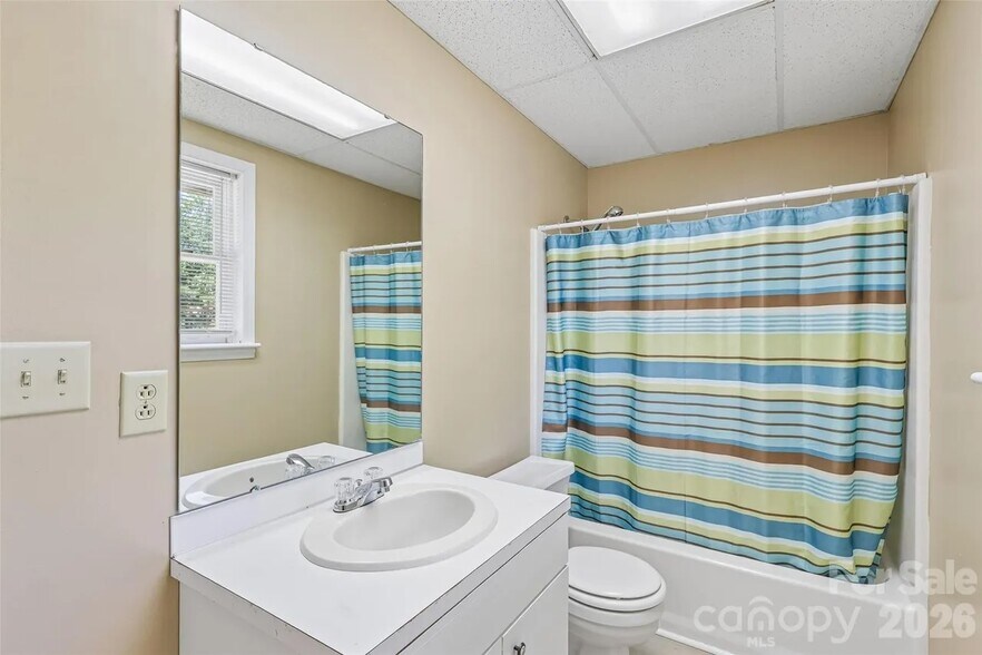 Building Photo - 3010 Eaker Dr